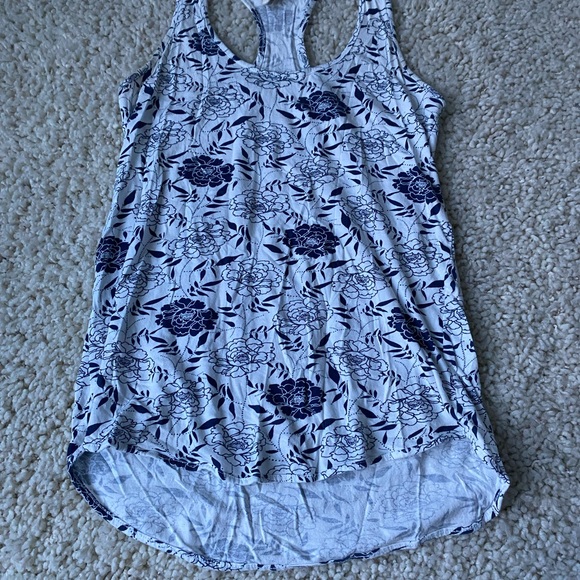 Tank Top Bundle - Size XS - Picture 2 of 7